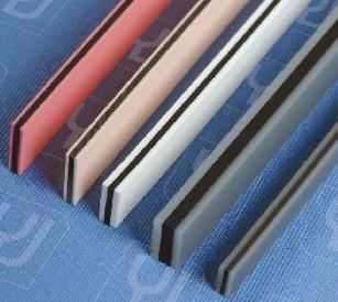 प्रेसिजन लिङ्क: LCM डिस्प्ले मोड्युलहरूमा कन्डक्टिभ रबर कनेक्टरहरूको टेक्नोलोजीको व्याख्या गर्दै